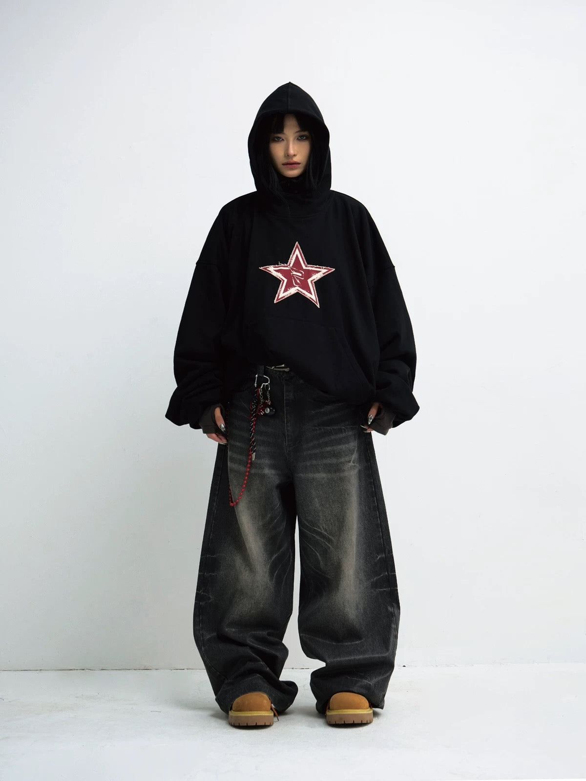 Five red star embroidered black hoodie