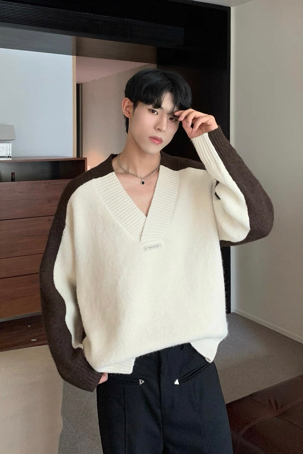 Large v-neck strap metallic decor sweater