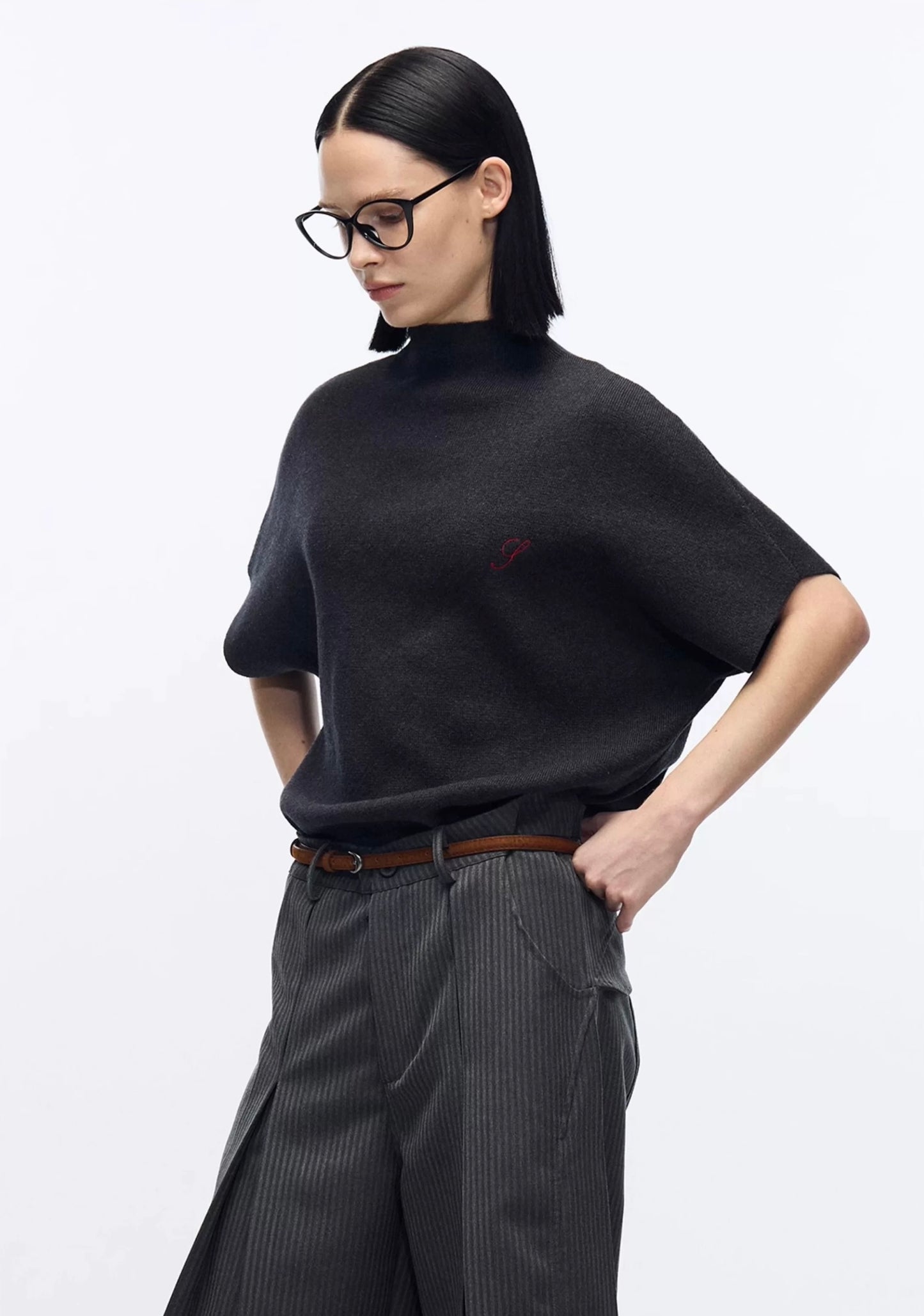 Cut wool fly high neck arc texture short sleeve