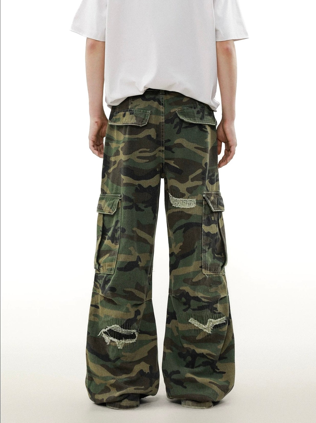 Camouflage worn design pants