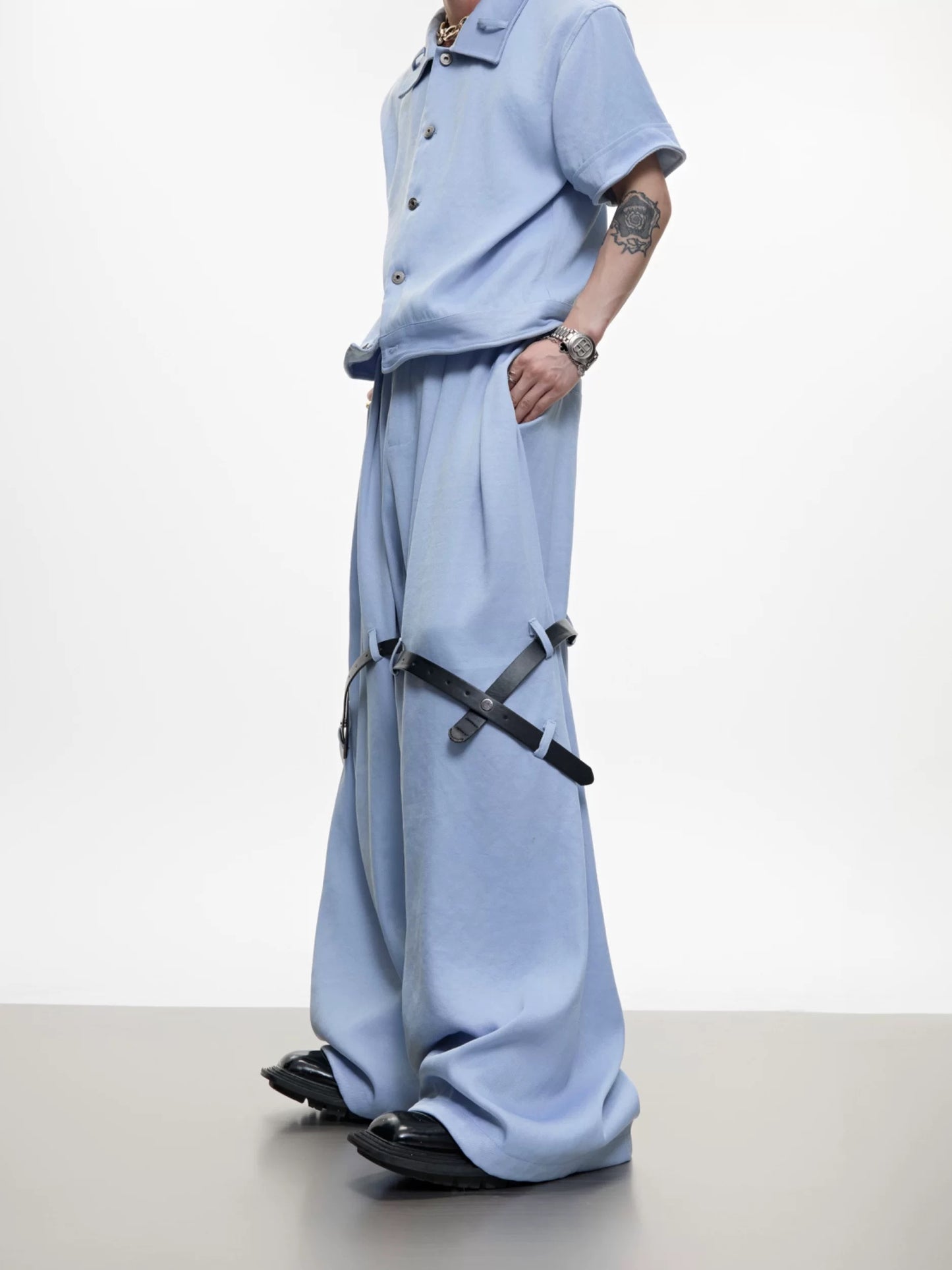 Ice finish belt tied slanted set up pants