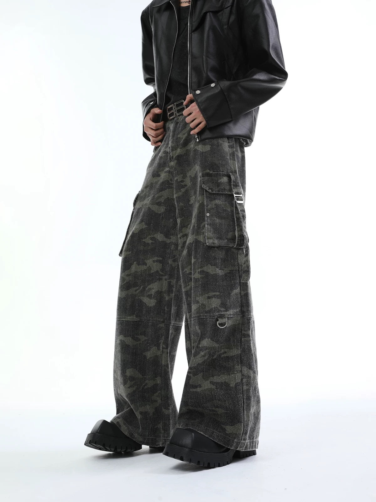 Strap pocket slimming camouflage pants