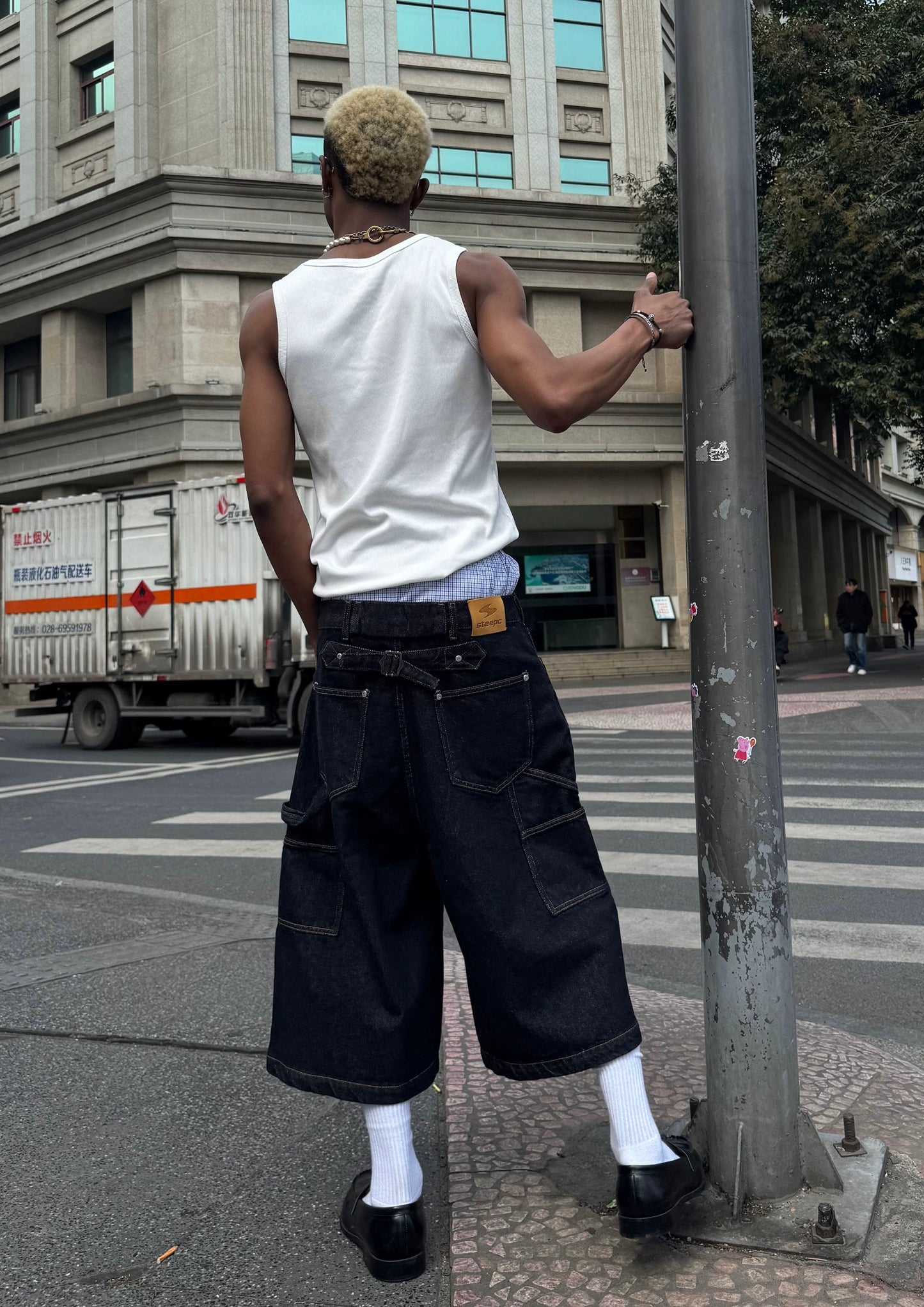 Sewn original cow washed denim short pants
