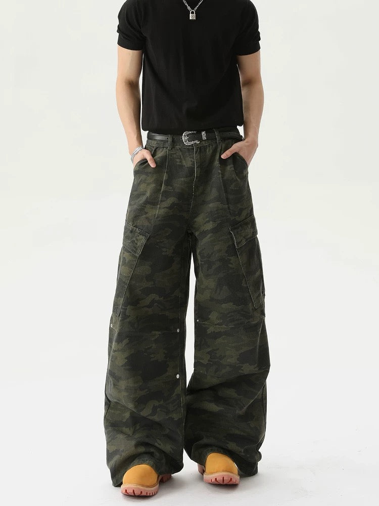 Multi pockets sensational wide leg denim pants