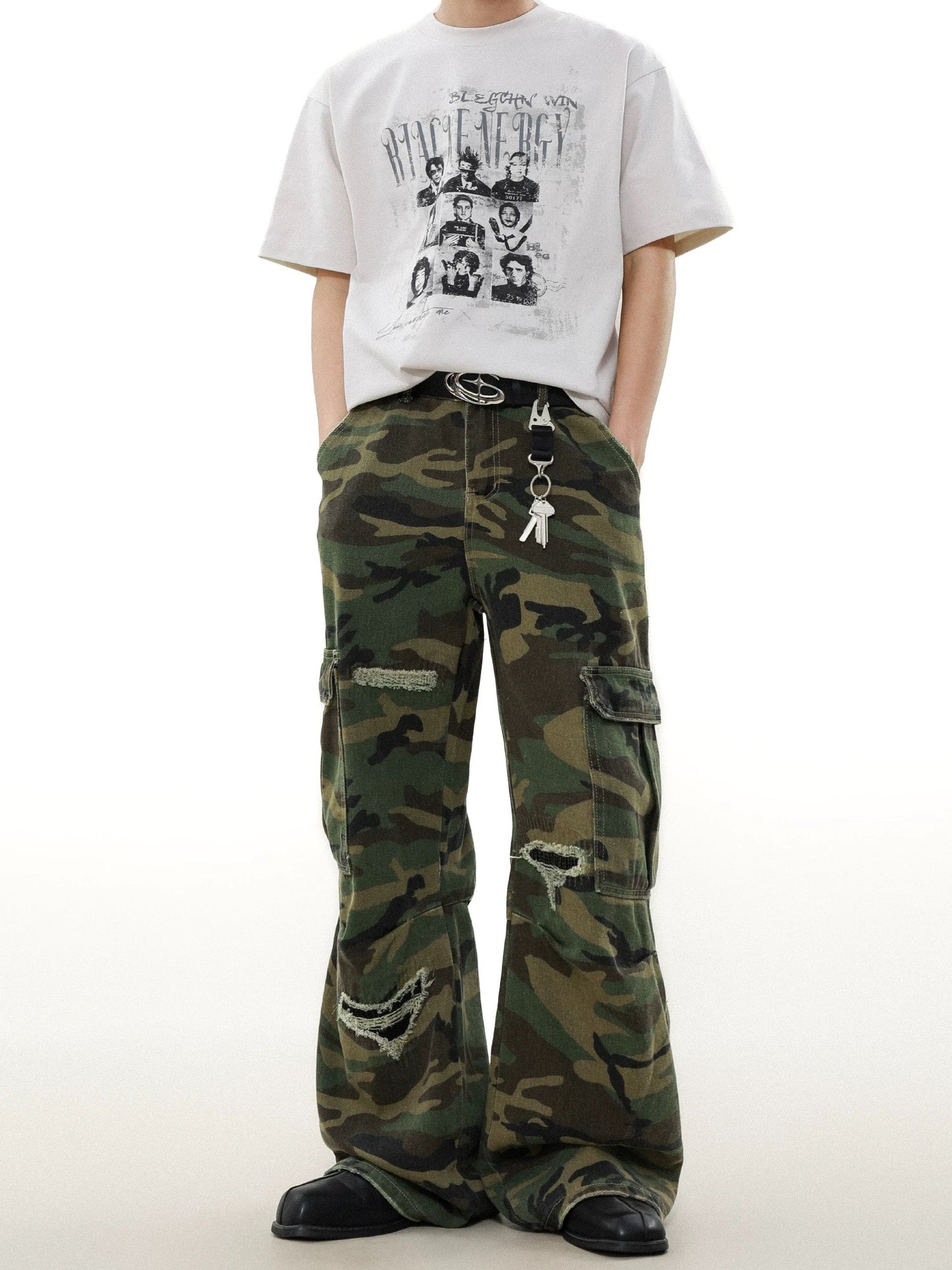 Camouflage worn design pants