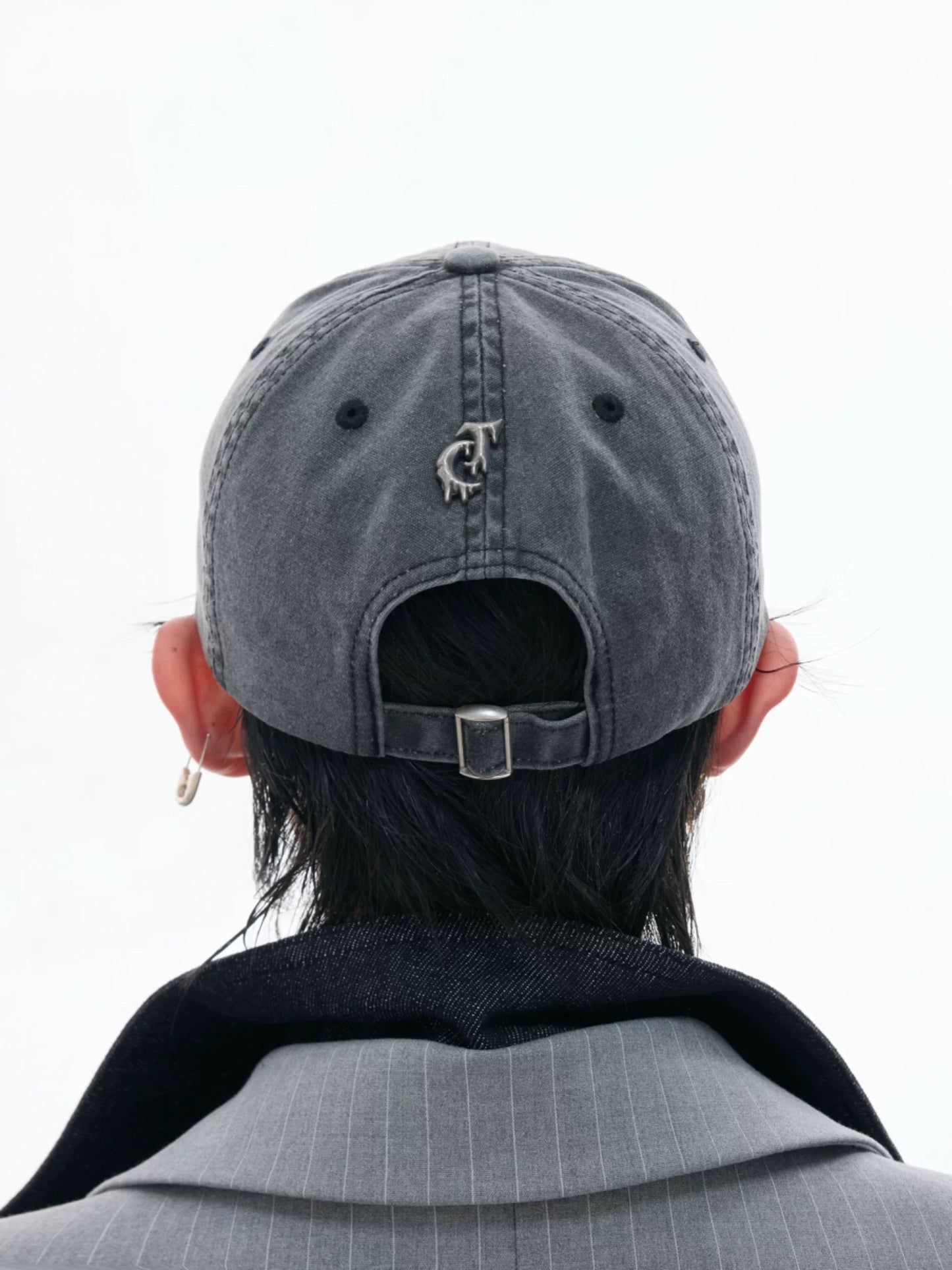 Vintage brim design layer cap