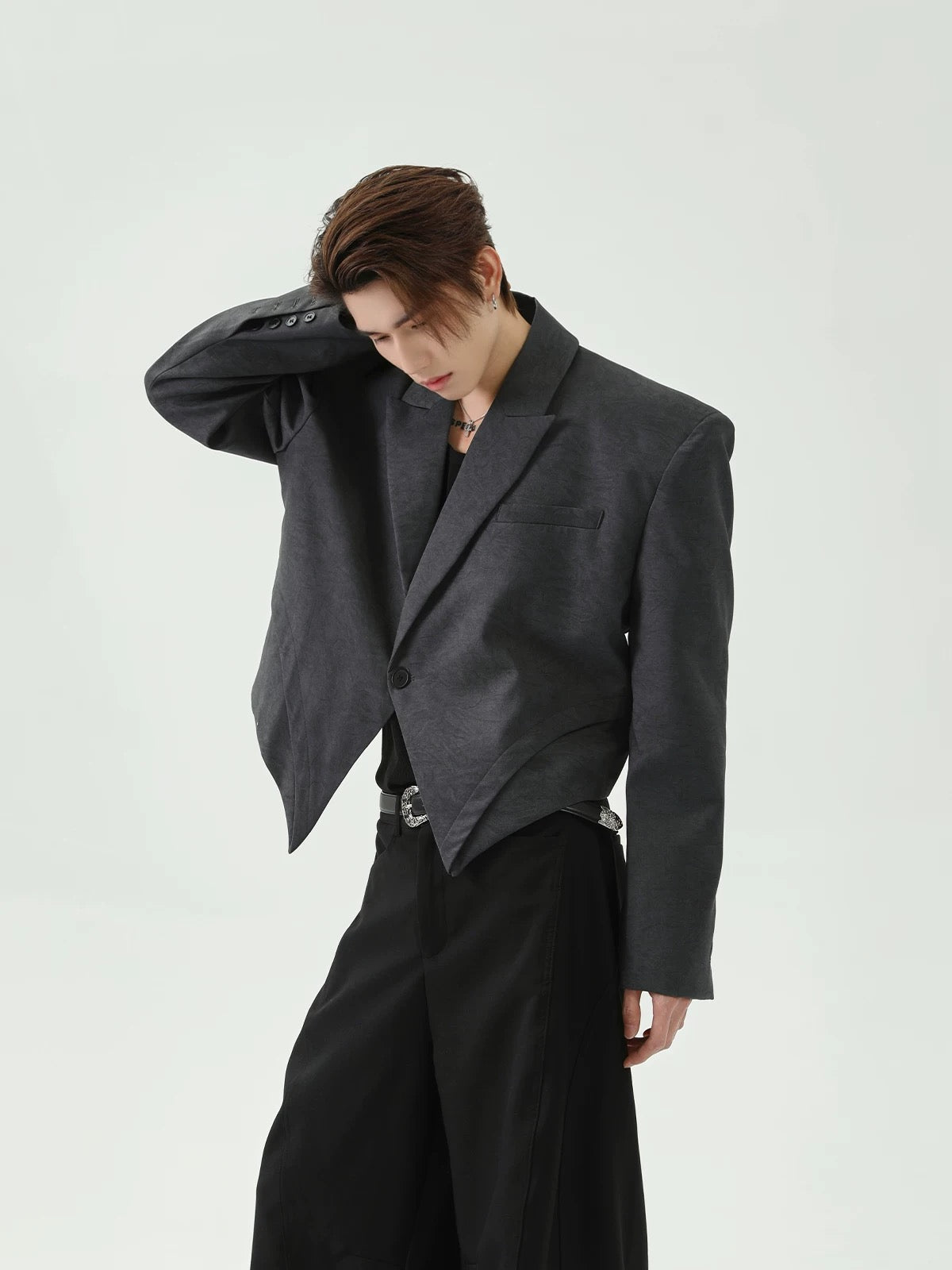 Irregular shoulder short suit jacket