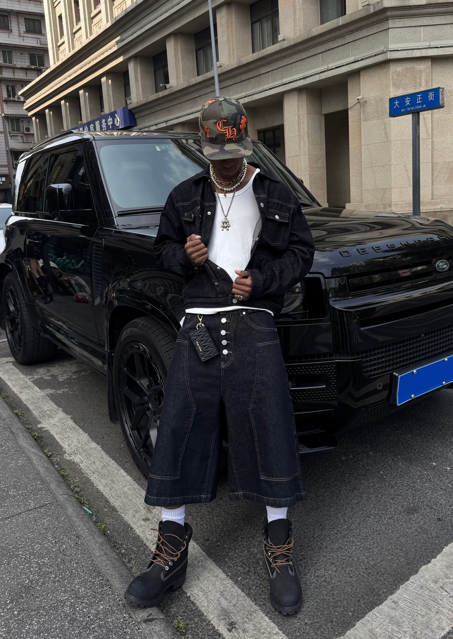 Sewn original cow washed denim short pants