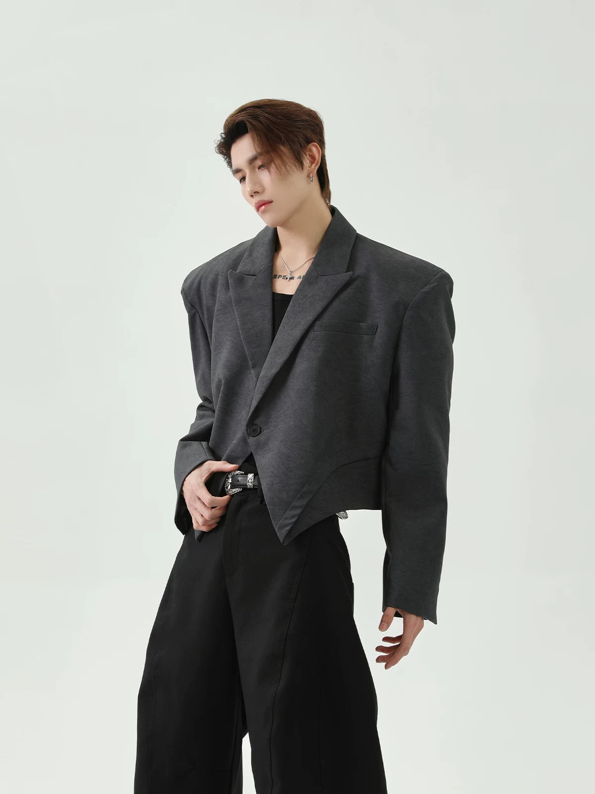 Irregular shoulder short suit jacket
