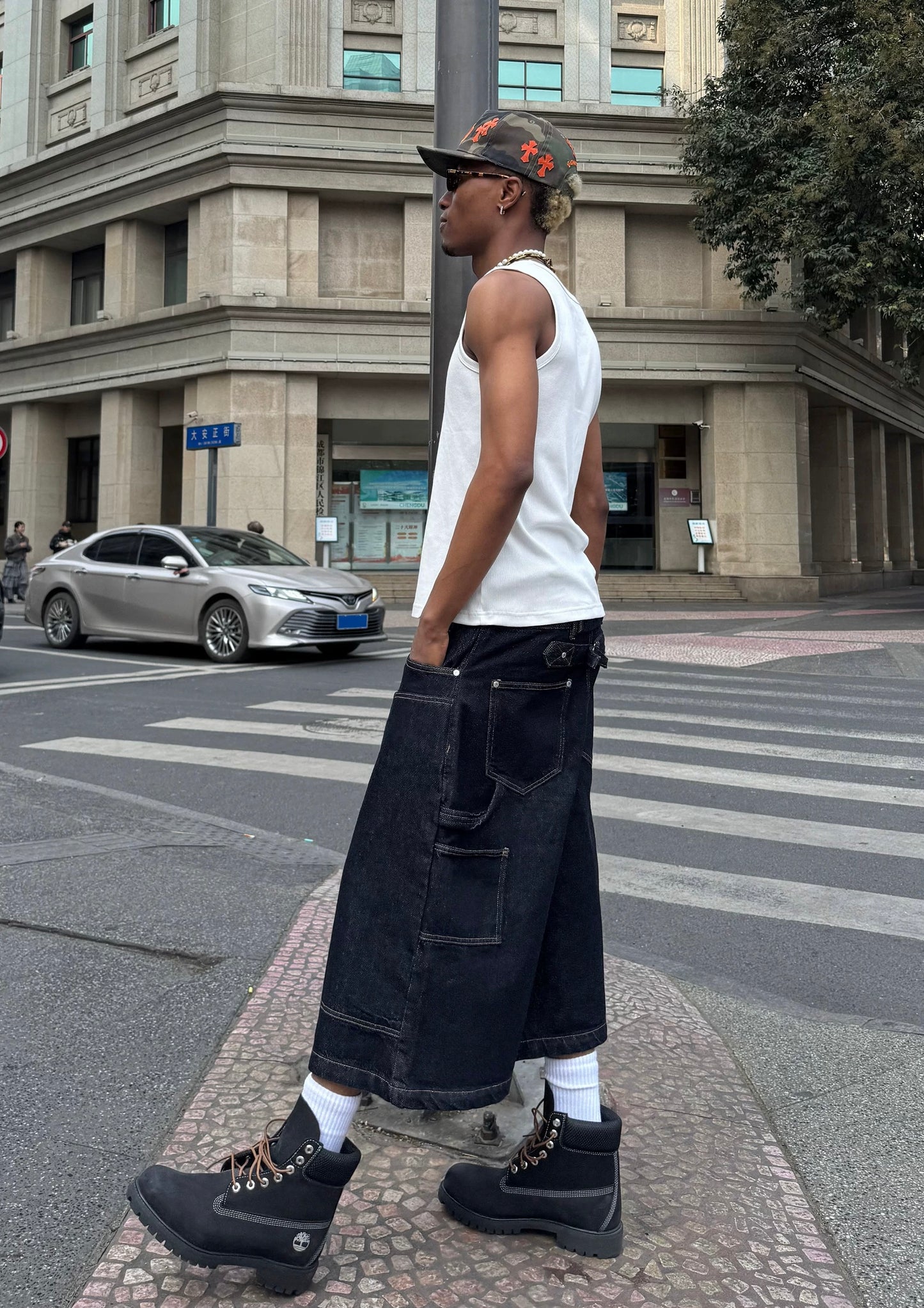 Sewn original cow washed denim short pants