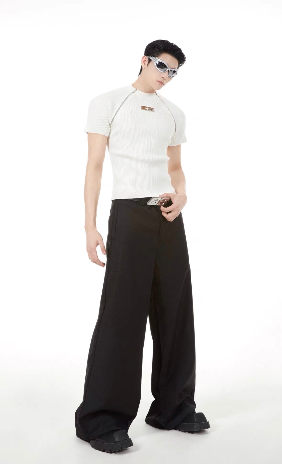 Genderless slim fit knit t-shirt