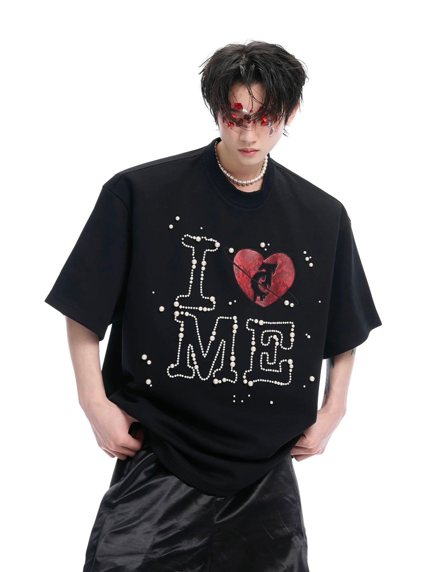 Heartbeat sewn pearl design t-shirt