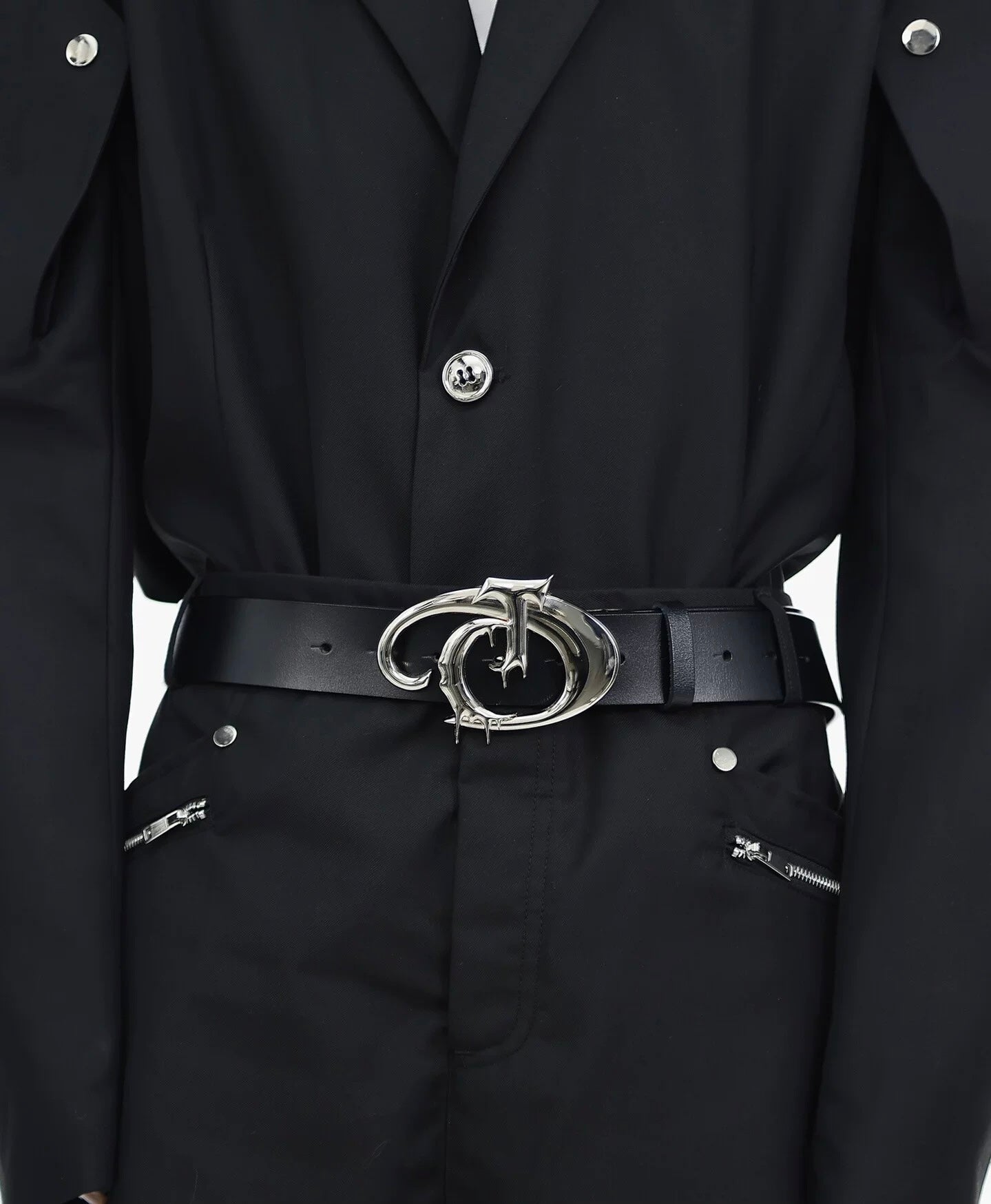 Vanguard irregular metal logo belt