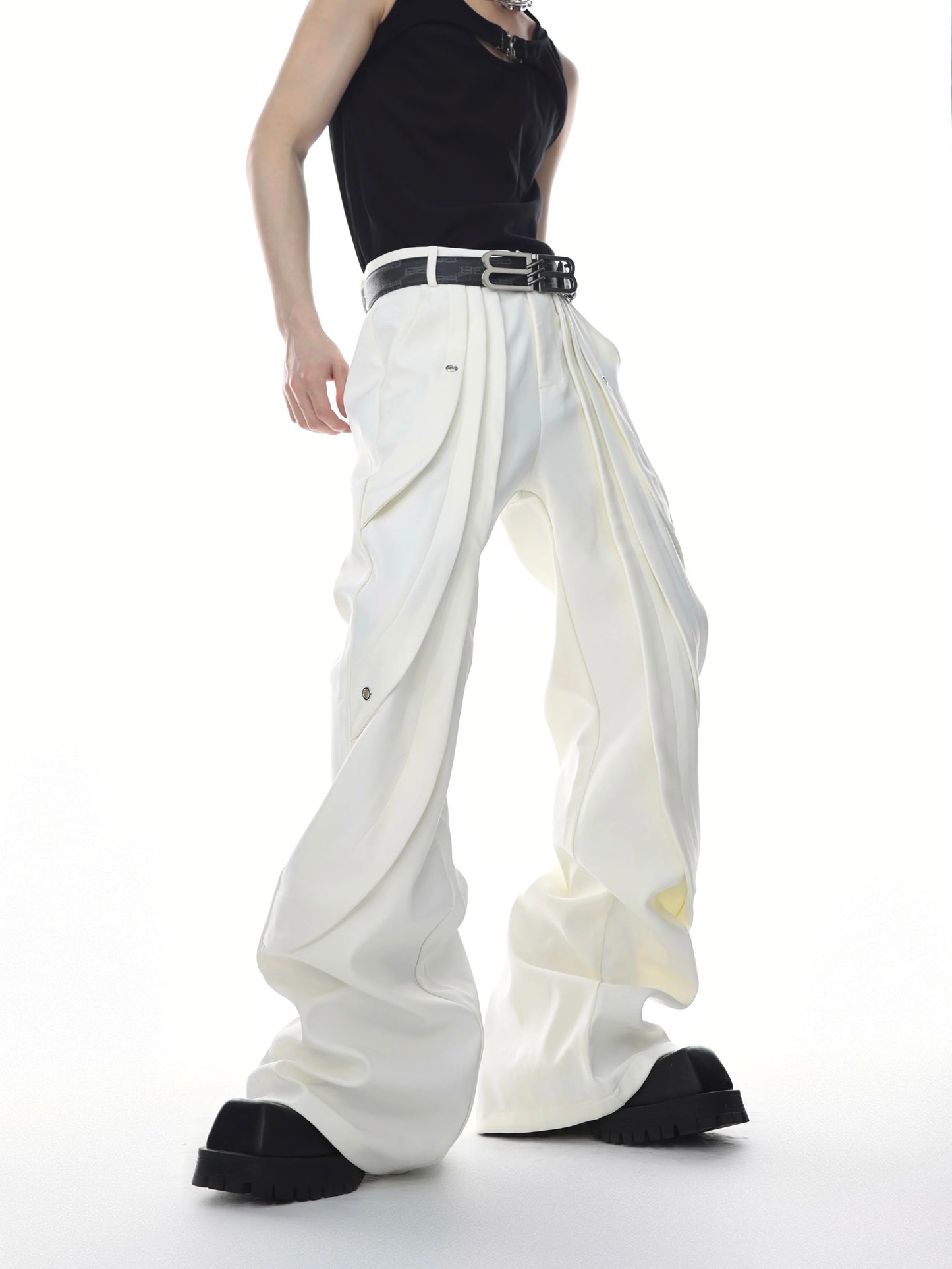 Hand split decomposed slim fit pants