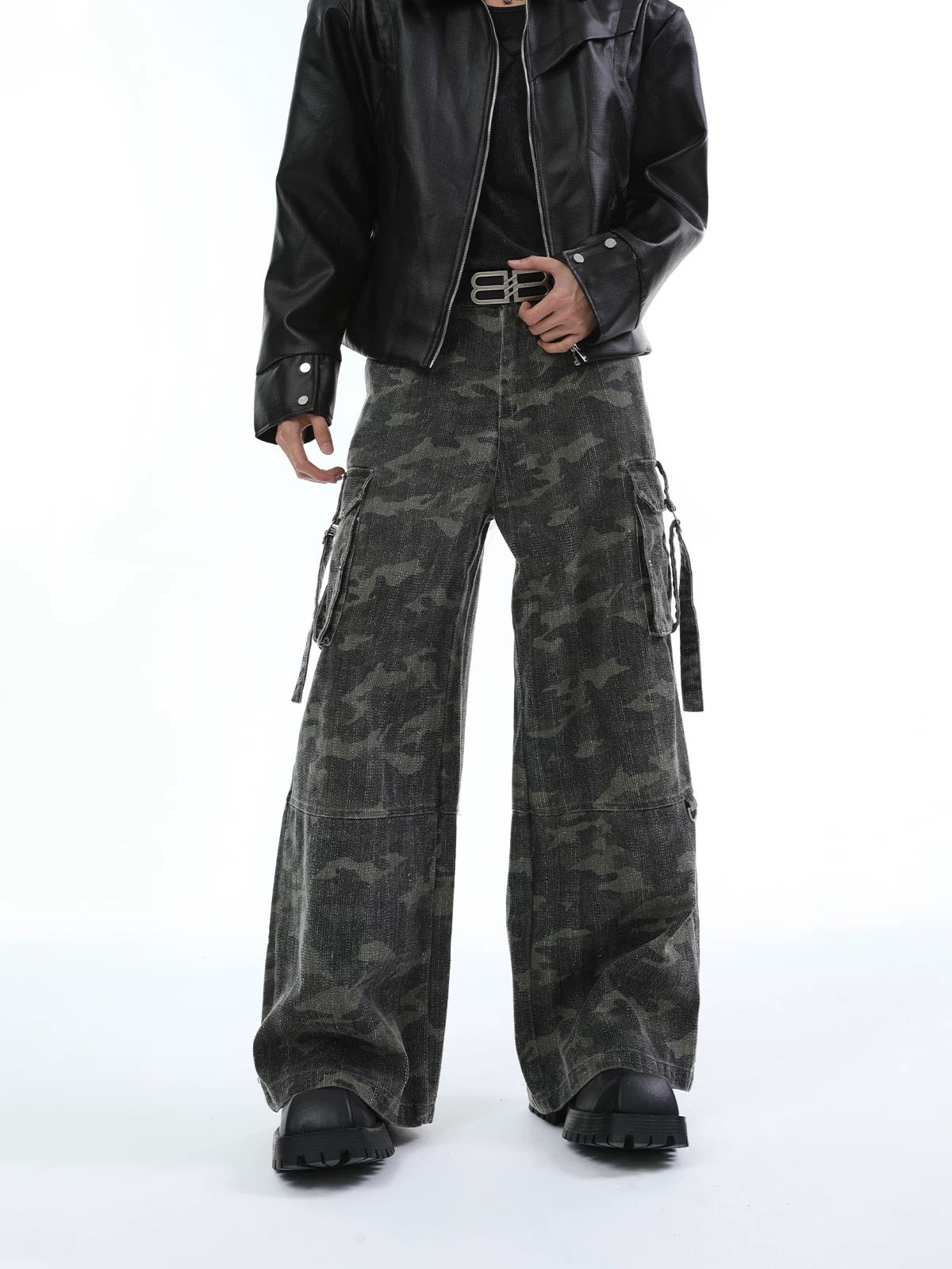 Strap pocket slimming camouflage pants