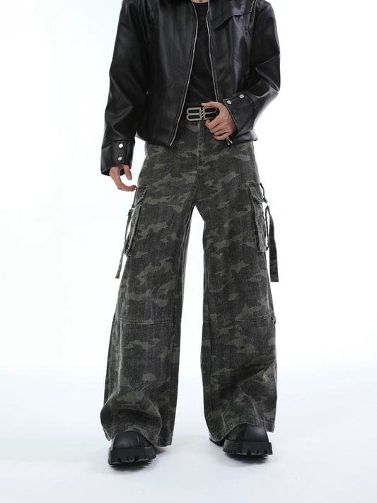 Strap pocket slimming camouflage pants