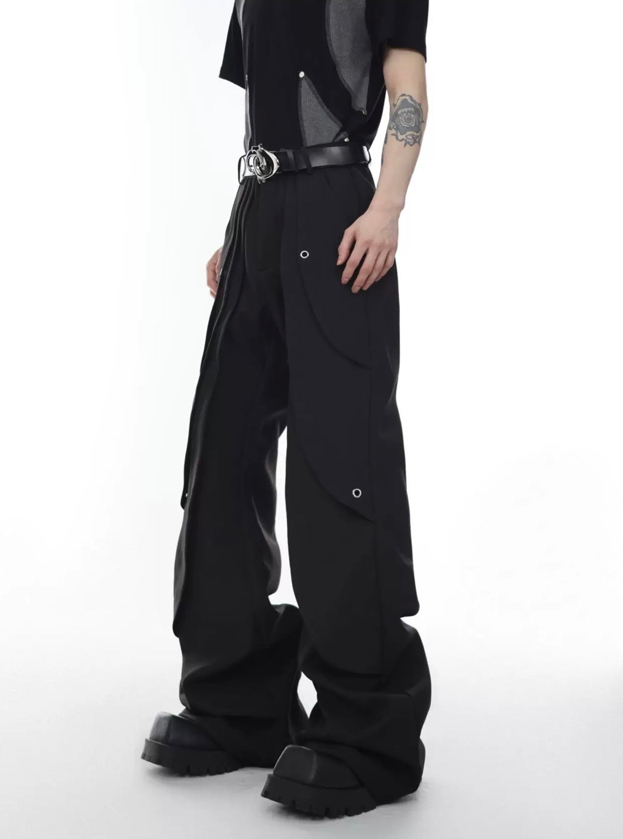 Hand split decomposed slim fit pants