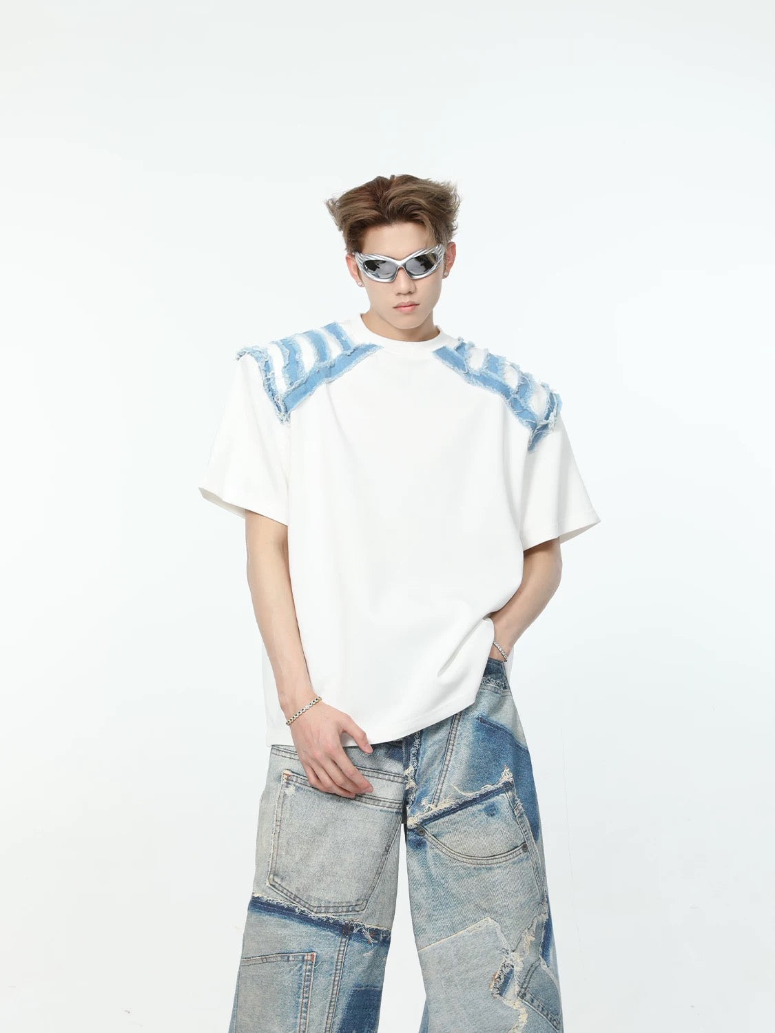 Fabric patched shoulder round neck t-shirt