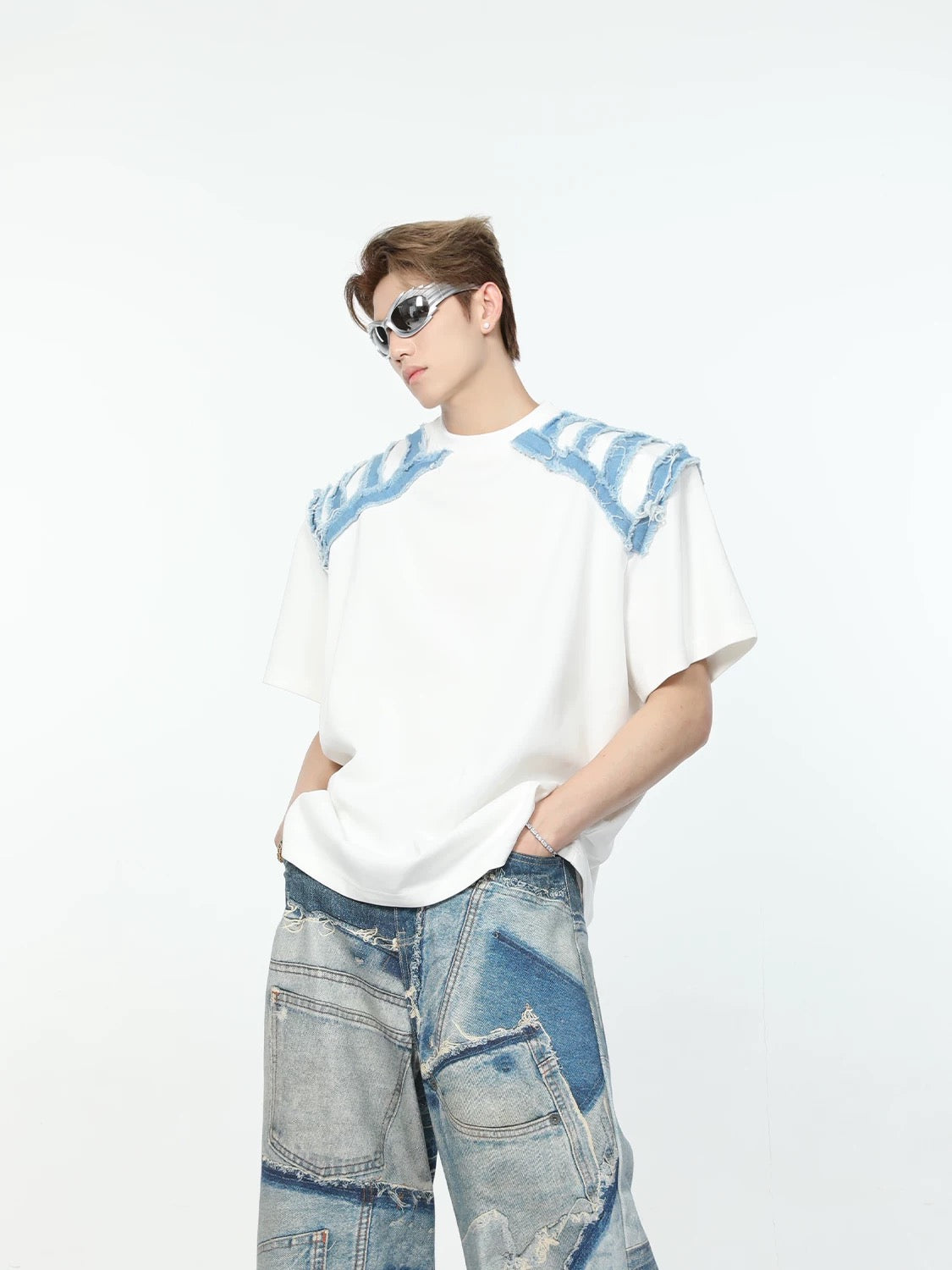 Fabric patched shoulder round neck t-shirt