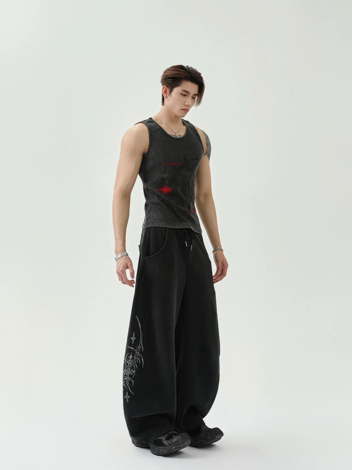 Letter graffiti fitted tank top