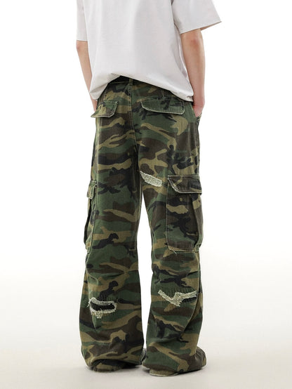 Camouflage worn design pants