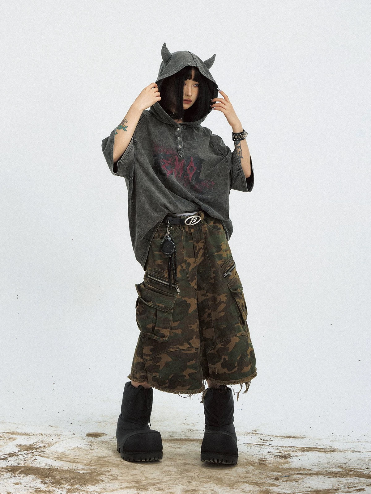 Dark little devil old washable hooded t-shirt