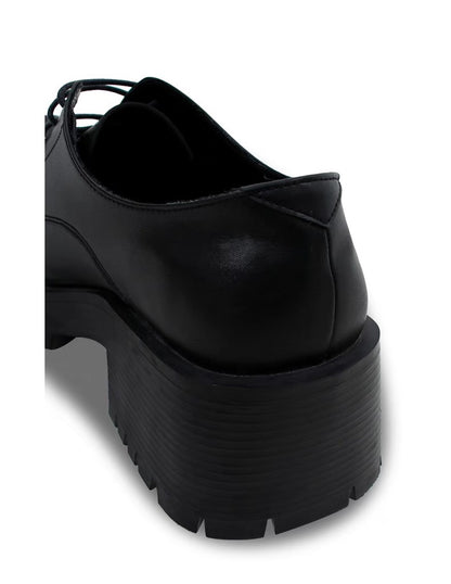 Square headed elevating leather shoes