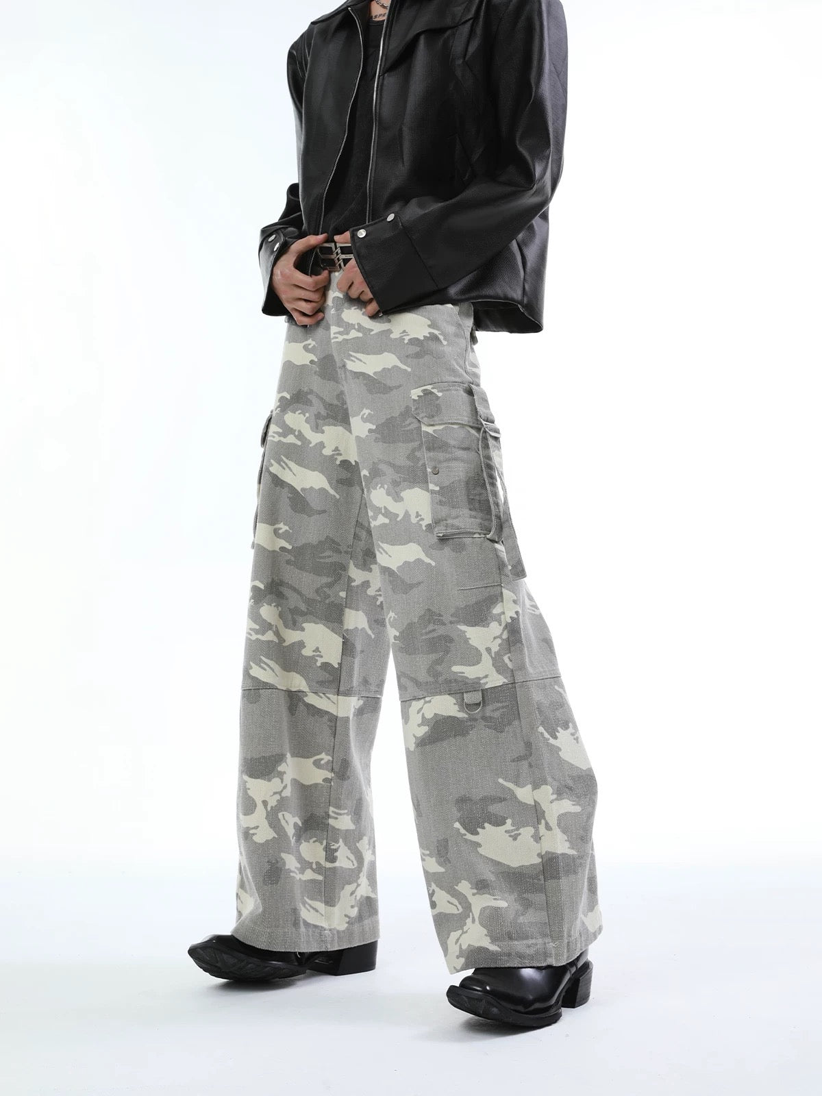 Strap pocket slimming camouflage pants