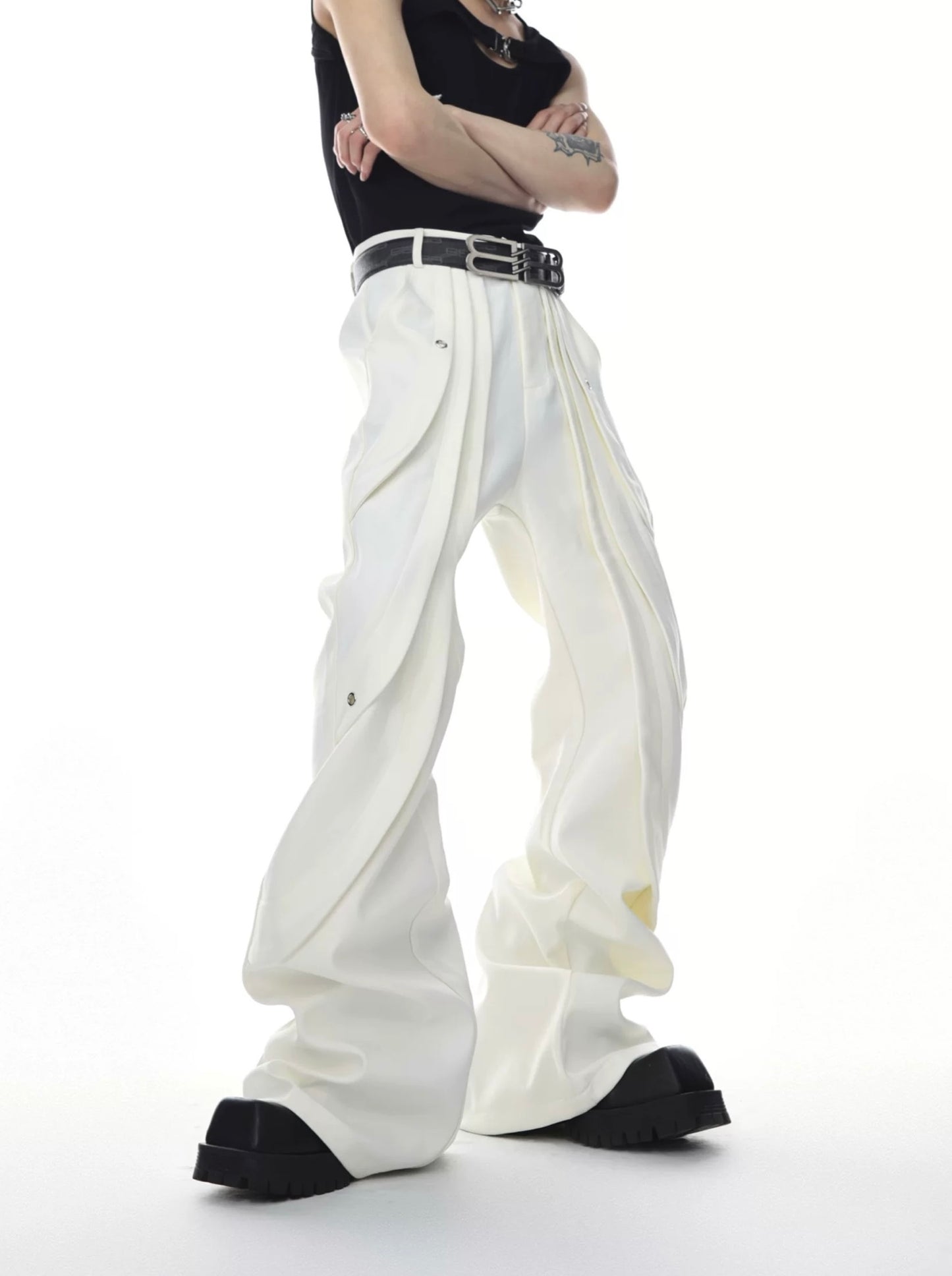 Hand split decomposed slim fit pants