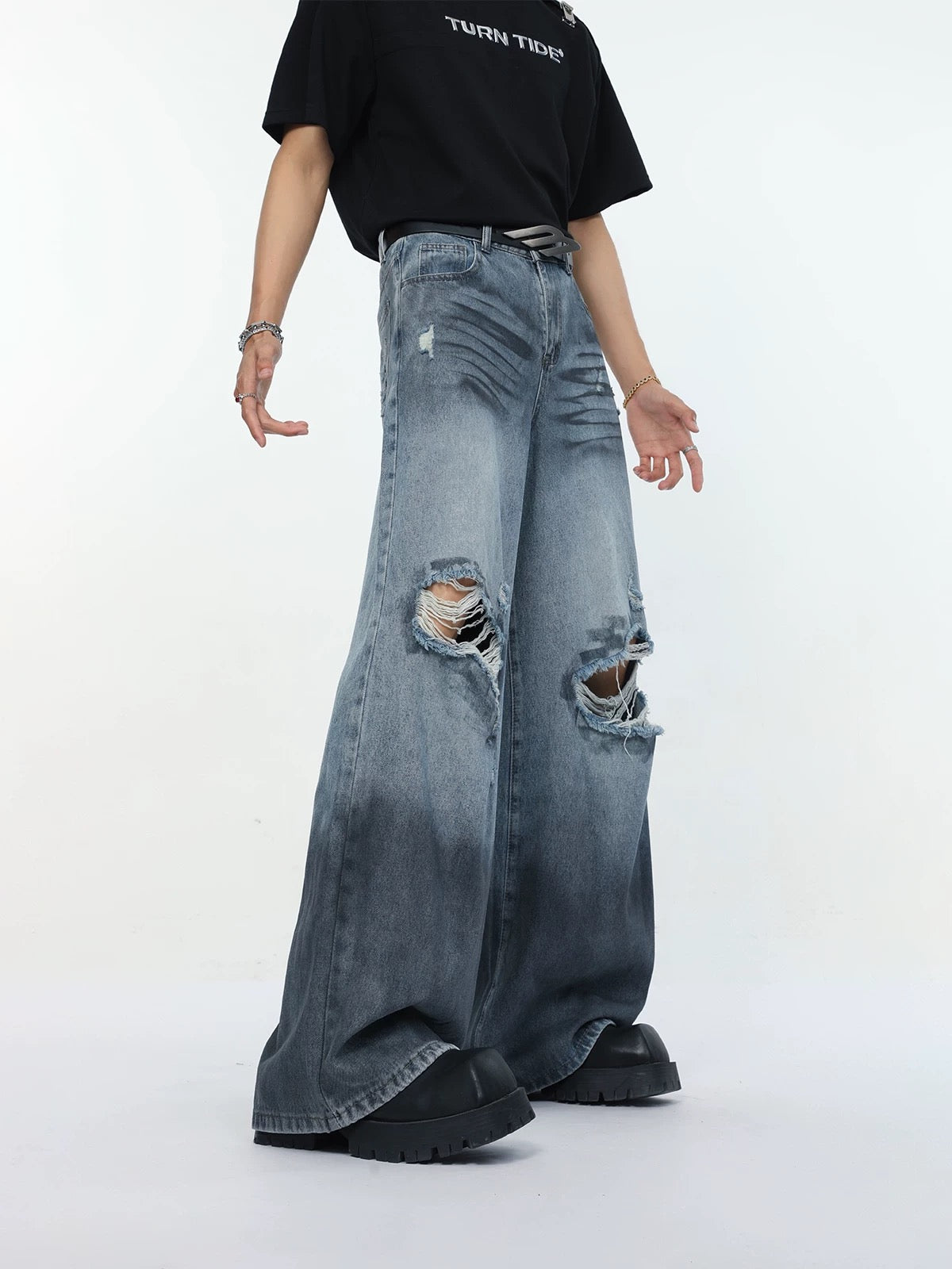 Vintage dirty ripped denim pants