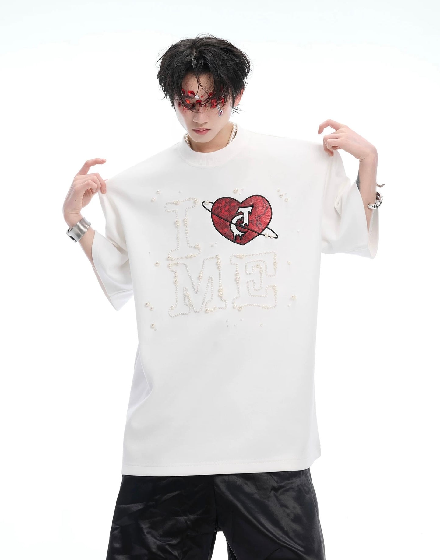 Heartbeat sewn pearl design t-shirt
