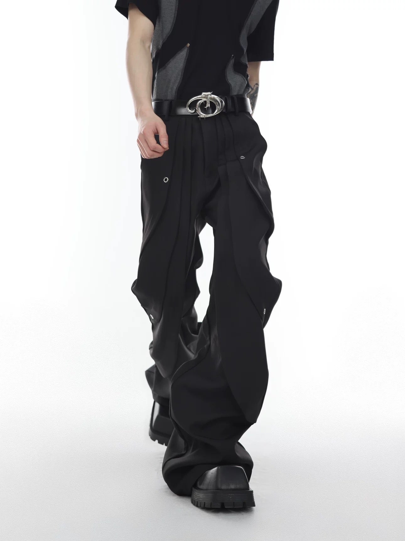 Hand split decomposed slim fit pants