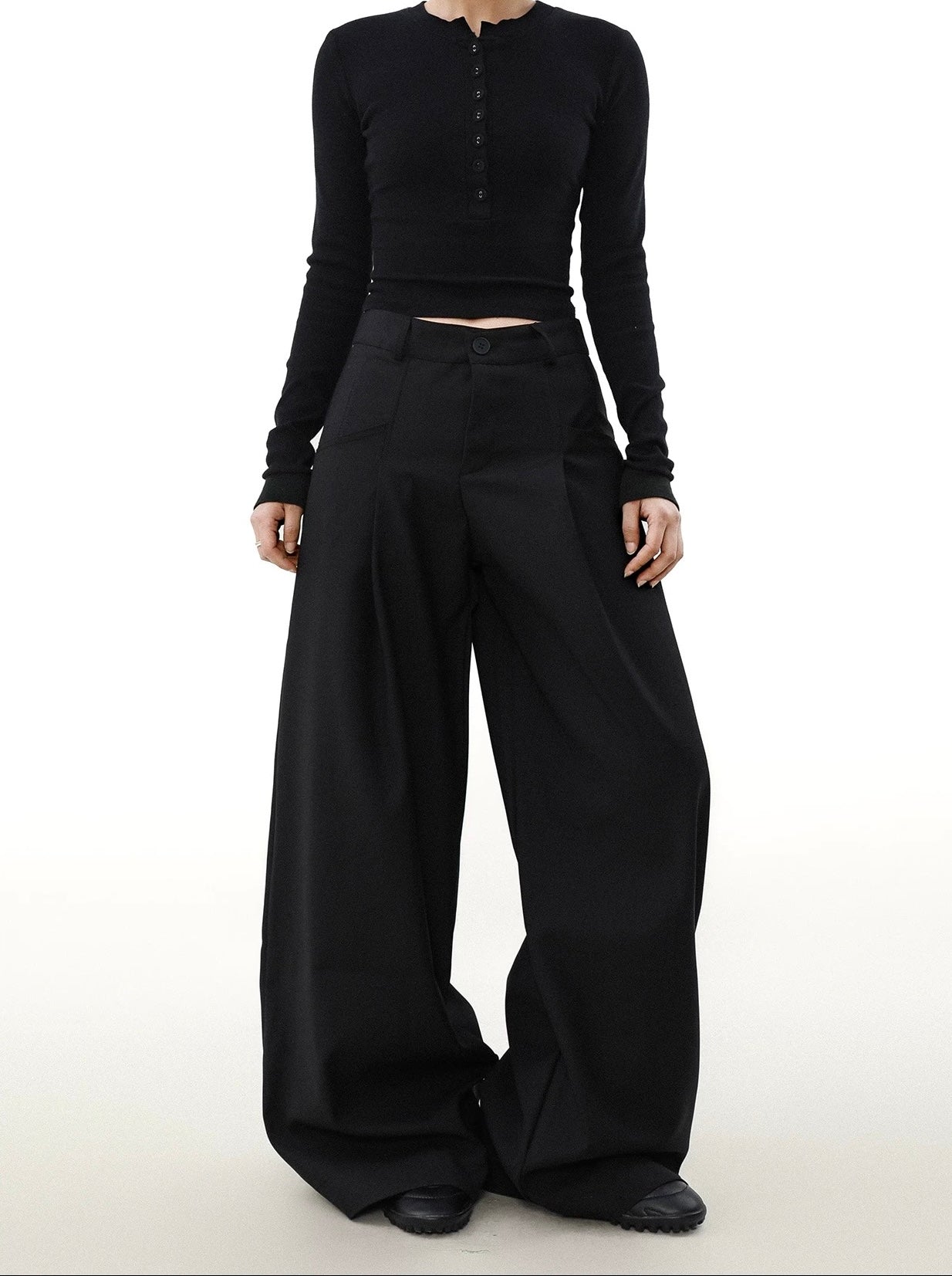 High end pleated wide pants