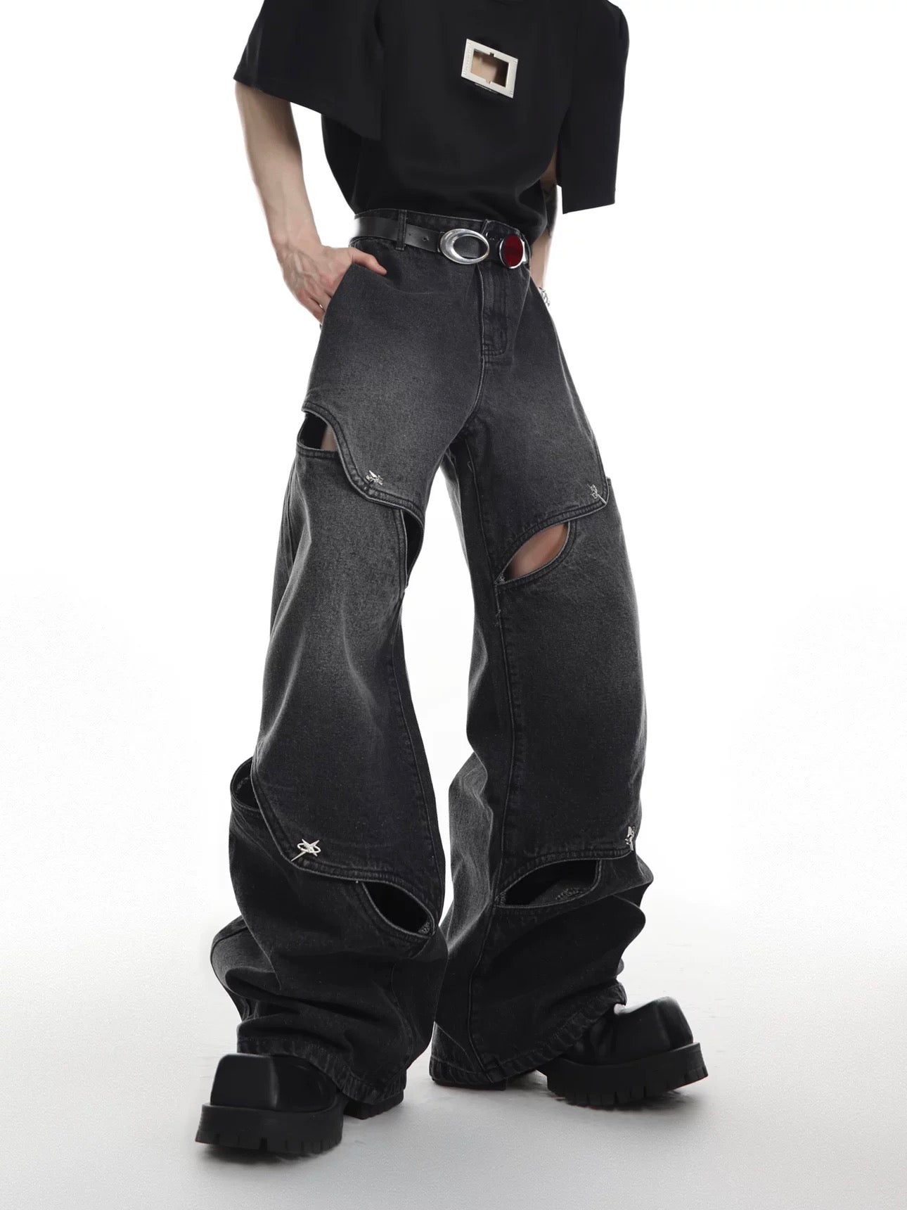 Blade cut design denim pants