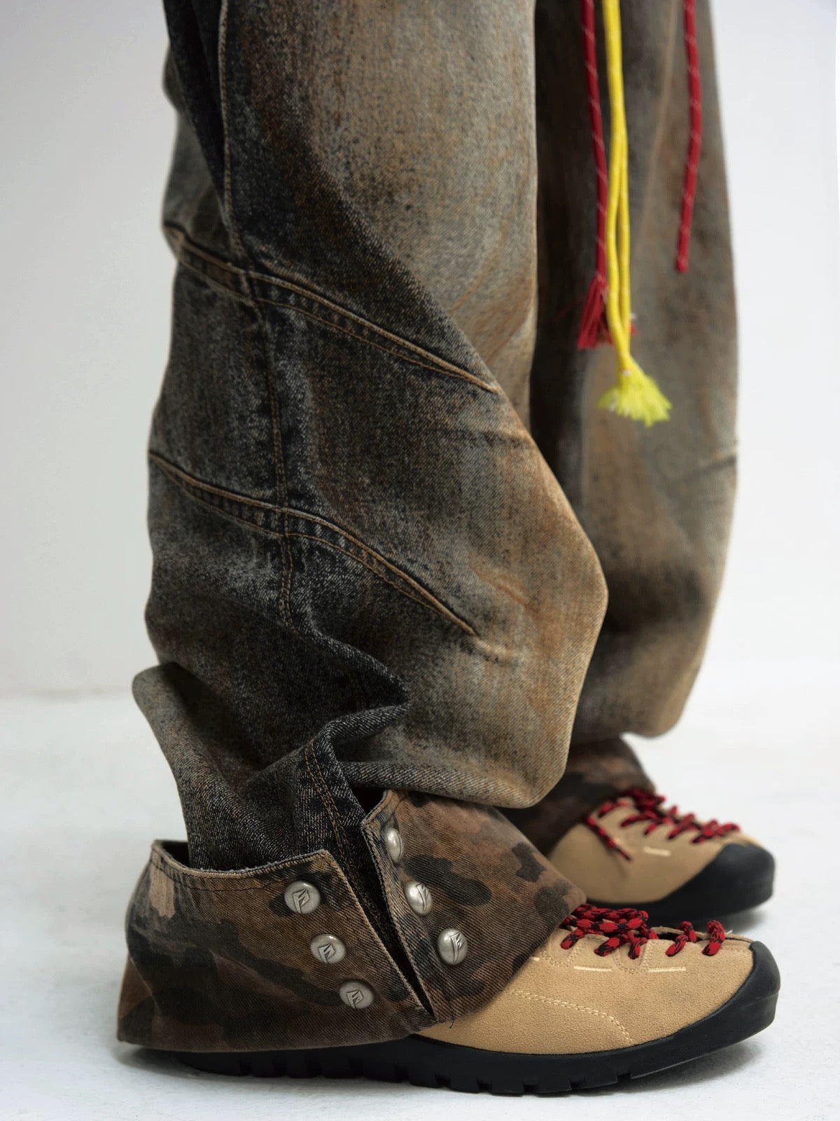 Mud dye camouflage straight leg jeans
